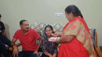अंबिकापुर: अम्बिकापुर के कार्मेल स्कूल की छात्रा ऐश्वर्या चौबे ने 95% अंक हासिल कर पूरे जिले में टॉप किया