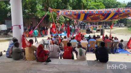छौड़ाही: छौराही प्रखंड कार्यालय में महंगाई, बेरोजगारी, भ्रष्टाचार और अन्य समस्याओं को लेकर धरना प्रदर्शन