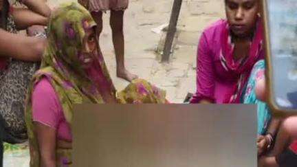 आंवला: आंवला में पेड़ काटने गए मजदूर की मौत, शराब पीने से बिगड़ी तबीयत, अस्पताल ले जाते वक्त रास्ते में तोड़ा दम