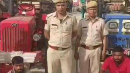 हिण्डोली: हिंडोली थाना पुलिस ने अवैध बजरी परिवहन के खिलाफ कार्रवाई करते हुए 2 ट्रैक्टर-ट्रॉली को ज़ब्त कर 2 लोगों को किया गिरफ्तार