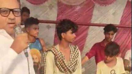 बेलसंड: जफरपुर गांव में राष्ट्रीय लोक मोर्चा के नेता ने क्रिकेट टूर्नामेंट का उद्घाटन किया