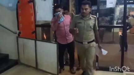 കുന്നത്തുനാട്: പോലീസാണെന്ന് പറഞ്ഞ് അതിഥി തൊഴിലാളികളുടെ പണവും മൊബൈലും തട്ടിയെടുത്ത എക്സൈസ് ഉദ്യോഗസ്ഥരെ സസ്പെൻഡ് ചെയ്തു
