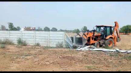 रेवाड़ी: धारूहेड़ा के ततारपुर रोड पर डीटीपी ने 2 एकड़ में बनी अवैध कॉलोनी को ध्वस्त किया