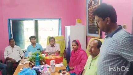 বংশীহারী: দুই অসহায় কন্যা সন্তানের পরিবারের পাশে দাঁড়ালো বংশীহারী ব্লকের এলাহাবাদ পঞ্চায়েতের প্রধান ও উপপ্রধান