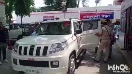बेहट: हरिजन कॉलोनी में आपसी कहासुनी के बाद महिला ने पिया लिक्विड पदार्थ, अस्पताल में भर्ती