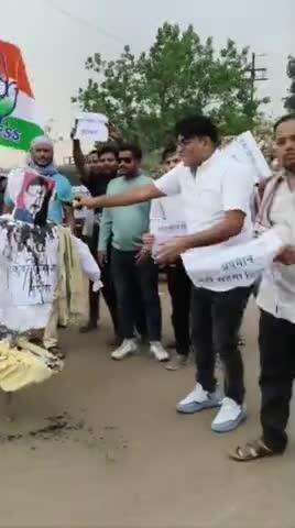 मध्य प्रदेश भाजपा सरकार के कैबिनेट मंत्री विजय शाह के द्वारा कर्नल सोफिया कुरैशी को आतंकवादियों की बहन बताने वाले बयान क