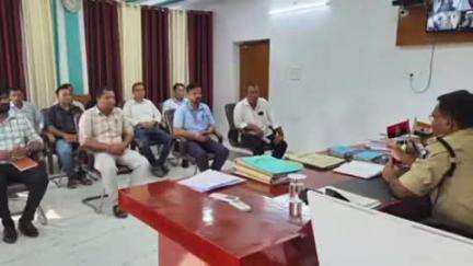 जयनगर: एसपी योगेंद्र कुमार ने बैंक अधिकारियों के साथ बैठक की