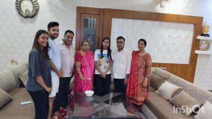 अंबिकापुर: 12वीं की परीक्षा में कमाल करते हुए होनहार प्रगति अग्रवाल ने छत्तीसगढ़ में 98.5 फीसदी अंक हासिल कर परिवार का मान बढ़ाया
