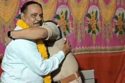 साईं खेड़ा: साईखेड़ा थाने के श्री रामनारायण दुबे को सेवानिवृत्ति पर विदाई दी गई
