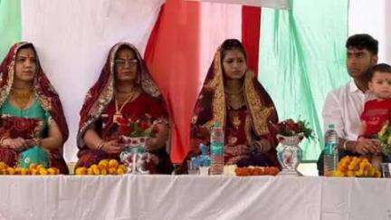 फतेहपुर: बाटडानाउ गांव में सम्मान समारोह का आयोजन, बड़ी संख्या में ग्रामीण रहे मौजूद