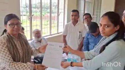 हरलाखी: हरलाखी प्रखंड के नए बीआरसी भवन में 97 नव नियुक्त शिक्षकों को नियुक्ति पत्र दिया गया