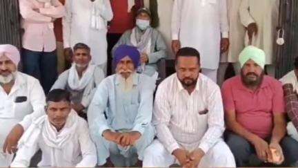 पदमपुर: 37GG पेयजल की मांग को लेकर  ग्रामीणों ने एसडीएम कार्यालय का किया घेराव #jansamsaya