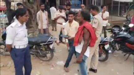 जयनगर: मधुबनी में यातायात थाना पुलिस ने 50 वाहनों का ₹64,000 का ई-चालान काटा