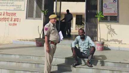 बुहाना: पचेरी कलां पुलिस ने पथाना गांव में हथकड़ी शराब बेचते पाए जाने पर एक आरोपी को किया गिरफ्तार