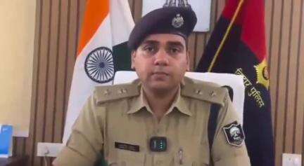 पटना ग्रामीण: पटना में ट्रैफिक SP अपराजित लोहान ने यातायात कर्मियों को शोल्डर लाइट वितरित की