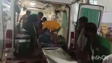नवादा: बहेरा पेट्रोल पंप के समीप अनियंत्रित होकर बाइक पलटी, बाइक पर सवार एक महिला गंभीर रूप से जख्मी