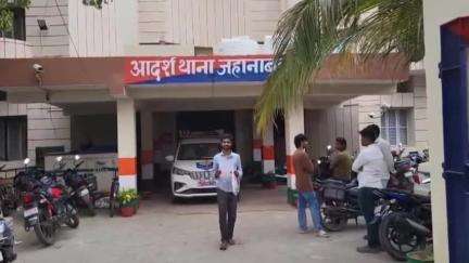 काको: पब्लिक एप की खबर का असर, चोरी गया मोबाइल चोरों ने खुद युवक को किया सुपुर्द