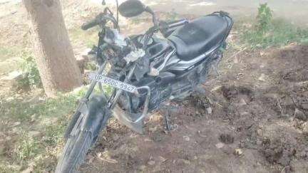 बदलापुर: कुशहा द्वितीय मोड के पास अज्ञात वाहन की चपेट में आने से बाइक सवार दो युवक गंभीर रूप से घायल, जिला अस्पताल किया गया रेफर