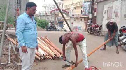 बेमेतरा शहर के वार्ड क्रमांक 08 में पेयजल समस्या को लेकर पार्षद ने कराया नलकूप का मरम्मत