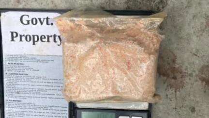 নগাঁও: ৰূপহীহাট আৰক্ষীৰ ড্ৰাগছ বিৰোধী অভিযান, গুনাবাৰীত ১০.৫৫ গ্ৰাম ড্ৰাগছভৰ্তি চাবোনৰ বাকচসহ সৰবৰাহকাৰীক আটক আৰক্ষীৰ