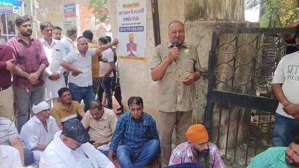 ਸਬਜੀ ਮੰਡੀ ਵਿਖੇ ਸਬਜੀ ਮੰਡੀ ਯੂਨੀਅਨ ਵੱਲੋਂ ਕੀਤੀ ਗਈ ਹੜਤਾਲ ਜਾਰੀ, ਬਾਜ਼ਾਰ ਬੰਦ ਕਰਨ ਦੀ ਚੇਤਾਵਨੀ