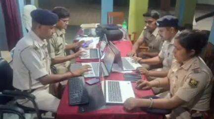 बारसोई: आबादपुर-कचना और कदवा थाना परिसर में पुलिस अधिकारियों को डिजिटल जांच की जानकारी दी गई