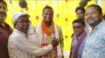 गोविंदपुर: धनबाद सांसद ढुलू महतो ने गोविंदपुर में लोगों को संबोधित करते हुए कहा- भारतीय सेना ने पाकिस्तान के मनसूबे को किया ध्वस्त
