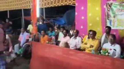बारसोई: धूमटोला गांव में आयोजित अखंड हरिनाम संकीर्तन में पूर्व सांसद शामिल हुए, आयोजकों ने किया अभिनंदन