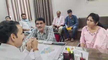 रायसेन: भाजपा कार्यालय में जिला अध्यक्ष ने सुनी नागरिकों की समस्याएं, समाधान का दिया आश्वासन