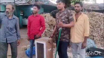 अटरू: बडोरा नाका टीम ने बुधवार को कोबरा सर्प का सफल रेस्क्यू ऑपरेशन किया