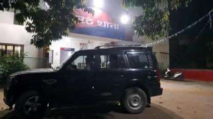 सारठ: लाखों की ठगी के आरोपी की गिरफ्तारी के लिए सारठ पहुंची बिहार पुलिस, बारा-पंसारी गांव में देर रात छापेमारी की