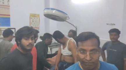 मिलक: माल गोदाम तिराहे के पास रुपए के लेनदेन को लेकर चार लोगों ने एक युवक को पीटकर घायल किया, युवक जिला अस्पताल में भर्ती