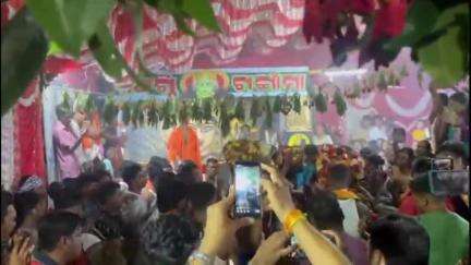 କୋରାପୁଟ ସହର: ସେମିଳିଗୁଡା ଅଗ୍ନୀ ଗଙ୍ଗା ମା'ଙ୍କ ଯାତ୍ରା ତୃତୀୟ ଦିନରେ ସହର ପରିକ୍ରମା, ଯୋଗଦେଲେ ହଜାରରୁ ଉର୍ଦ୍ଧ୍ବ ଶ୍ରଦ୍ଧାଳୁ