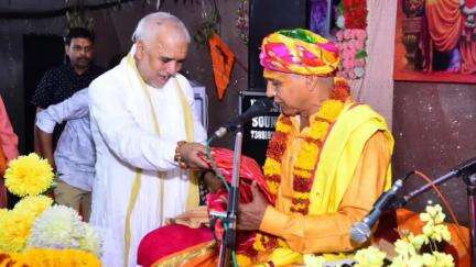 खुजनेर: राजगढ़ बाईपास पर चल रही श्रीराम कथा में कई जनप्रतिनिधि हुए शामिल