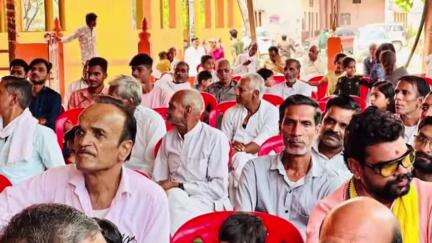 कालापीपल: ग्राम सेमलिया में विधायक घनश्याम चंद्रवंशी ने ग्रामीणों को सरकार की जनकल्याणकारी योजनाओं की जानकारी दी