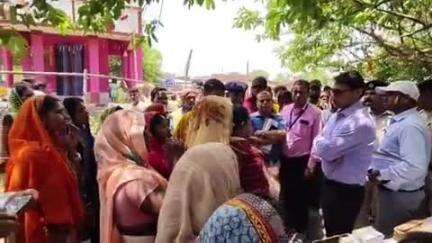 संदेश: डीएम ने संदेश प्रखंड क्षेत्र का किया दौरा, सुनीं लोगों की समस्याएं