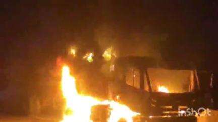 दांतारामगढ़: सीकर जयपुर राष्ट्रीय राजमार्ग के पलसाना बाईपास पर ट्रेलर की केबिन में लगी आग, बड़ा हादसा हुआ