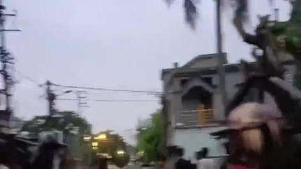 বালুরঘাট: কালবৈশাখীর চড়কে হাজরা পুজো, ভক্ত সমাগমে জমজমাট উত্তমাশা পল্লী
