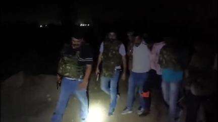 झांसी: पुनावली नहर के पास पुलिस और बदमाशों के बीच मुठभेड़, एक बदमाश के पैर में लगी गोली, दूसरा गिरफ्तार
