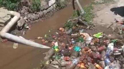 कल्पा: किन्नौर के रिकांग पीओ में सिंचाई के कुहल में प्लास्टिक की बोतलों ने पानी को किया ब्लॉक, लोग परेशान