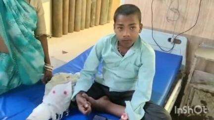 बांदा: भटेहुरा गांव के पास 2 बाइकों में हुई भिंडत, एक बाइक में सवार 3 लोग घायल, किशोर की हालत गंभीर, मेडिकल कॉलेज में भर्ती