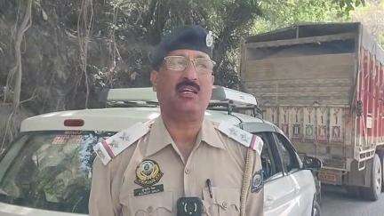 बिलासपुर सदर: एम्स के पास पुलिस ने सड़क सुरक्षा अभियान चलाया, बिना सिक्योरिटी प्लेट, दस्तावेज और हेलमेट के चालान काटे गए
