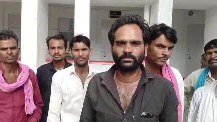 ललितपुर: ग्रामीणों ने ग्राम विकास अधिकारी और प्रधान पर गलत तरीके से राशन की दुकान आवंटित करने का लगाया आरोप