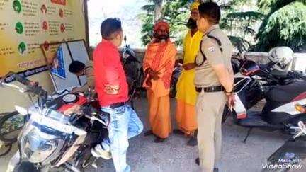 पोखरी: कार्तिक स्वामी मंदिर से कनकचौरी आ रहे एक साधु की रास्ते में हुई मौत
