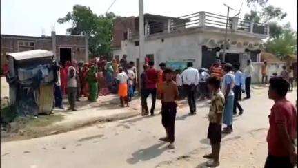 बिसवां: थानगाँव में ट्रैक्टर ट्रॉली की टक्कर से बाइक सवार महिला की मौत, बाइक चालक पति घायल