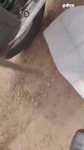 खेरागढ़: गाँव चाचोद में कब्जा कर बंजर भूमि पर निर्माण कर रहे थे, लेखपाल से की अभद्रता, केस दर्ज