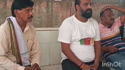 उन्नाव: पुरवा कोतवाली क्षेत्र अंतर्गत निवासी विवाहिता की संदिग्ध परिस्थितियों में हुई मौत, परिजन पोस्टमार्टम हाउस पहुंचे