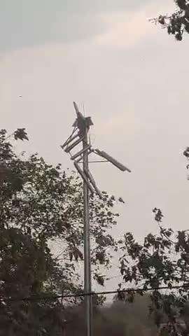 ढोलिया में लगे सोलर लाइट को अभी तक किसी भी विभाग द्वारा सुधार नहीं कराया गया? ठेका कंपनी द्वारा सही से नट टाइट नहीं किया