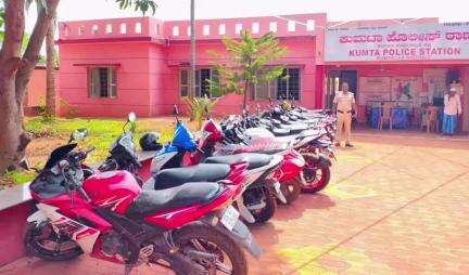 ಕುಮಟಾ: ಪಟ್ಟಣದಲ್ಲಿ 13 ಬೈಕ್ ಸವಾರರ ಮೇಲೆ ಡ್ರಿಂಕ್ ಆ್ಯಂಡ್ ಡ್ರೈವ್ ಪ್ರಕರಣ
