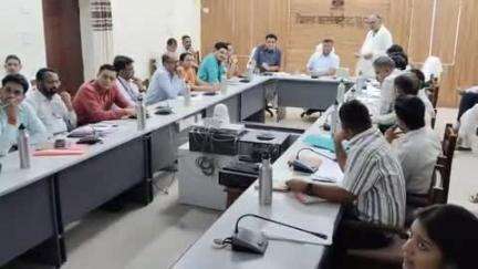 झुंझुनू: कलेक्ट्रेट सभागार में ज़िला स्तरीय जनसुनवाई का हुआ आयोजन, बंद रास्तों की समस्या आई सबसे ज्यादा सामने